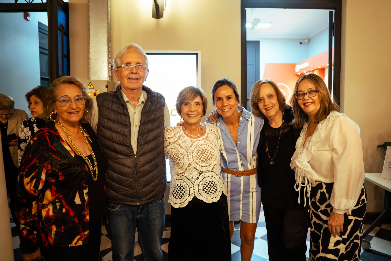 Amigos y familia en la presentación